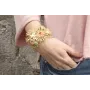 Pulsera de ganchillo con casquillas beige con piez