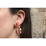 Pendientes de aro cosidos con corales, facetadas a