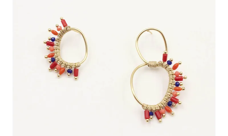Pendientes irregulares con corales y facetadas cos