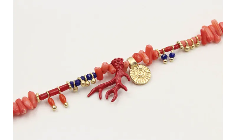 Pulsera corales rosas con colgantes de almeja,sol,