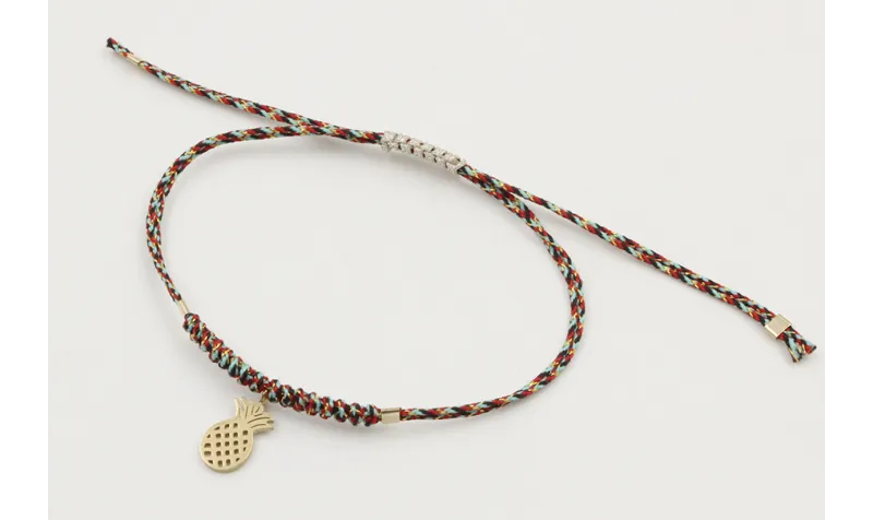 Pulsera hilo macrame azul,rojo y oro con nudo macr