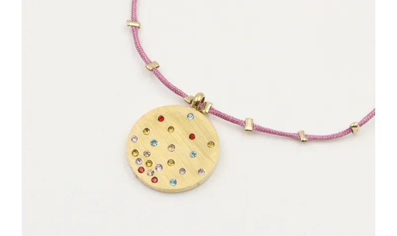 Pulsera hilo macrame malva con bolas aplastadas y 