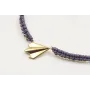 Pulsera macrame morado con bolitas doradas y avión