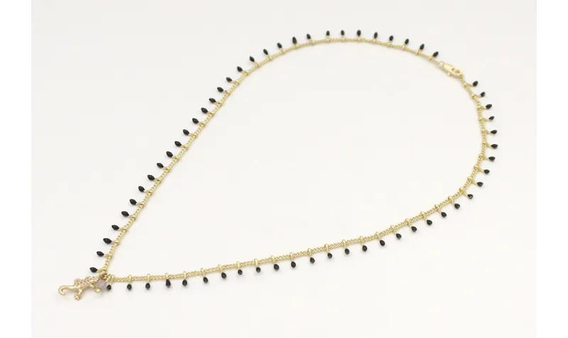 Collar de cadena pivotes negros con colgante lagar