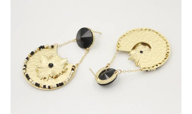 Pendientes perno brillo grande negro con chapa agu