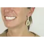 Pendientes perno listón esmaltado arena con colgan