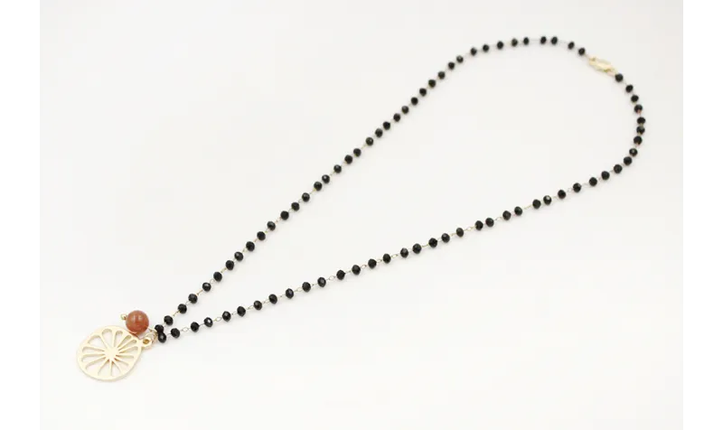Solitario cadena bola facetadas negras con colgant