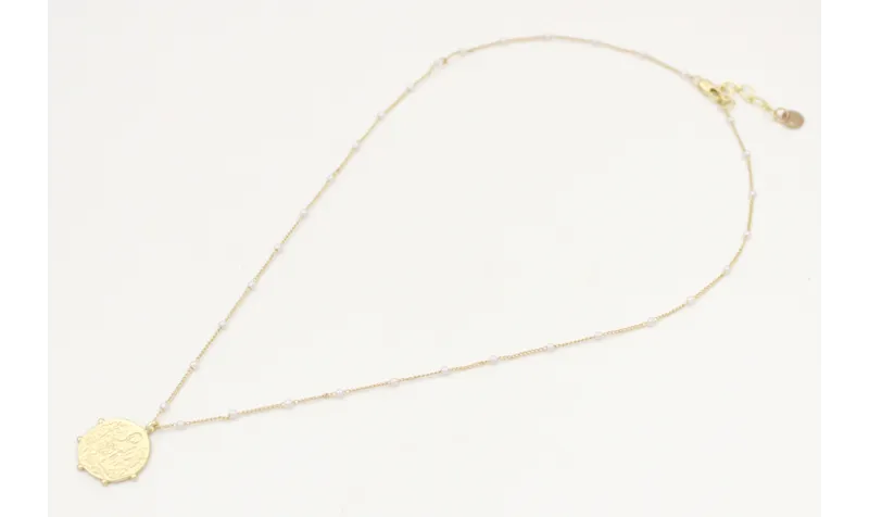 Solitario con cadena de microperlas y colgante cha