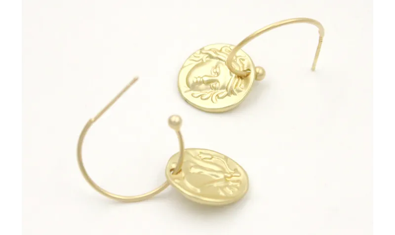 Pendientes aro con bolita en oro mate y colgante c