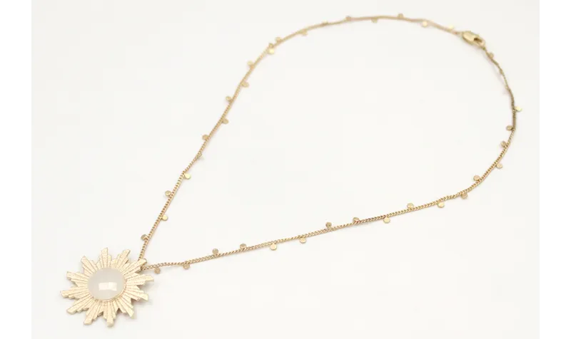 Solitario de cadena con chapitas colgantes oro mat