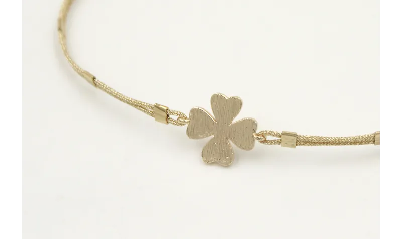 Pulsera hilo macramé metálico dorado pálido con tu