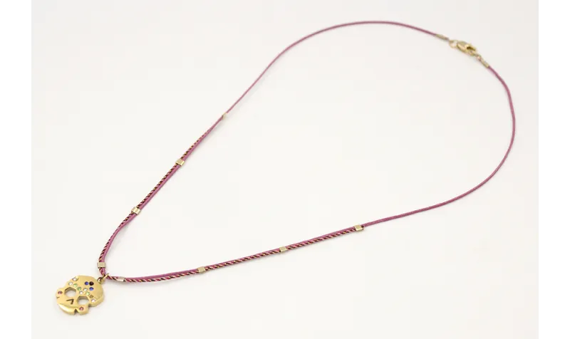 Solitario con hilo macrame rosa malva, mitad micro