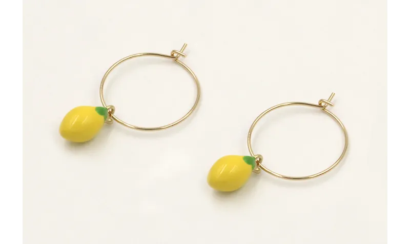 Pendientes aro dorado con limones esmaltados amari