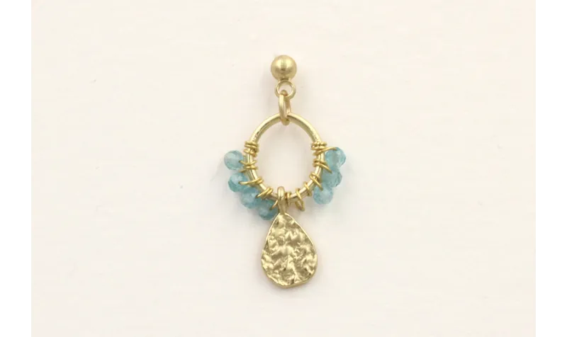 Single earrings bolitas azules y lamina labrada do