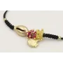 Pulsera hilo negro nudo serpiente con concha y col