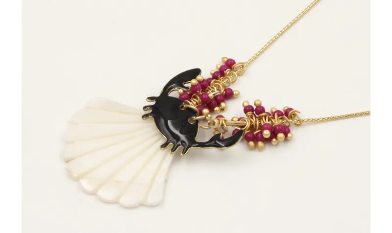 Collar cadena fina burruños abalorio morado con co