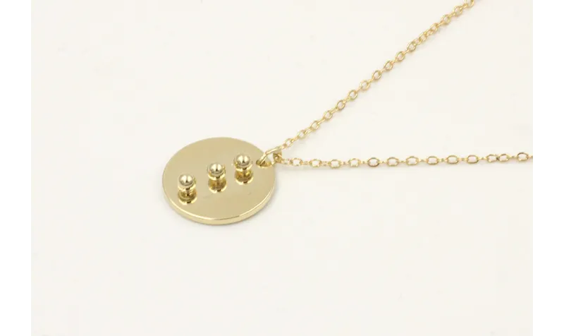 Solitario cadena eslabón pequeño dorado con colgan