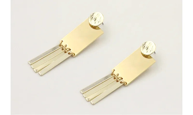 Pendientes perno disco dorado con rectangulo y lis
