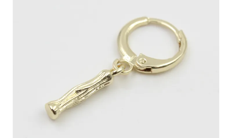 Singel earring cierre aro dorado, colgante letra I