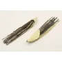 Pendientes perno pluma dorada mate con flecos de c