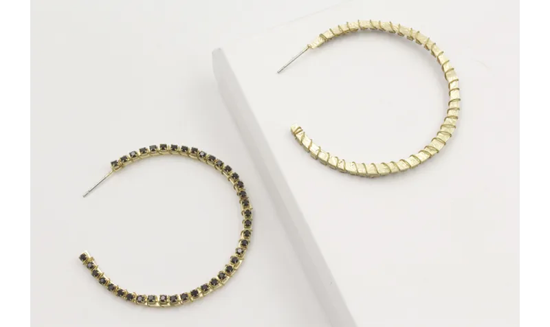 Pendientes aro plana forrado con cadena de strass 