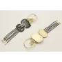 Pendientes perno aro con hojas dorado mate, colgan