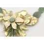 Collar piedras verdes con centro de flores y hojas