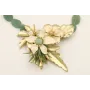 Collar piedras verdes con centro de flores y hojas