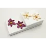 Pendinetes flor esmaltada beige con brillo mostaza
