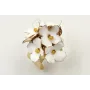 Anillo base labra con flores esmlatadas blancas. E