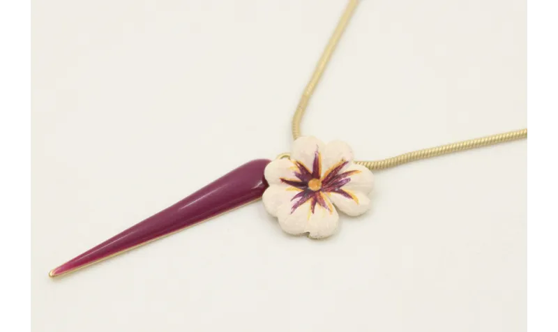 Collar cadena cordón dorado mate con colgante cuña