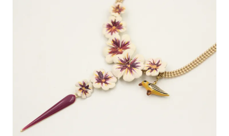 Collar cadena bolas 3 bandas dorada mate con flore