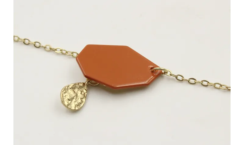 Pulsera cadena de eslabón doarado mate con hexágon