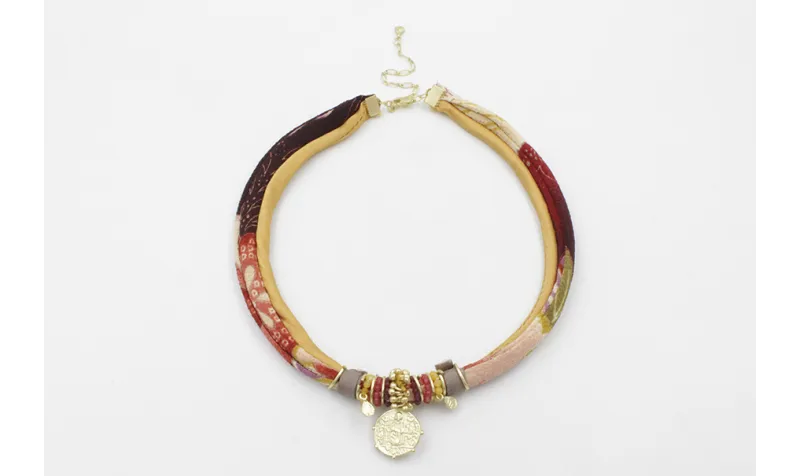 Collar seda natural mostaza y lazo tubo kimono gra