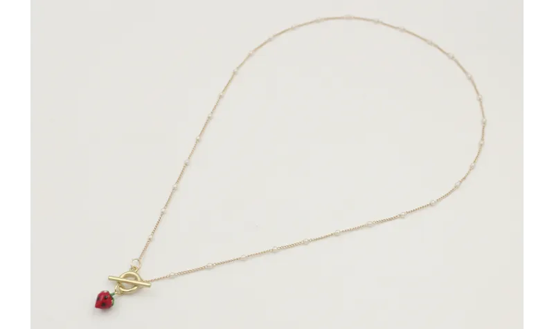 Colgante de cadena de eslabón plana oro mate con m