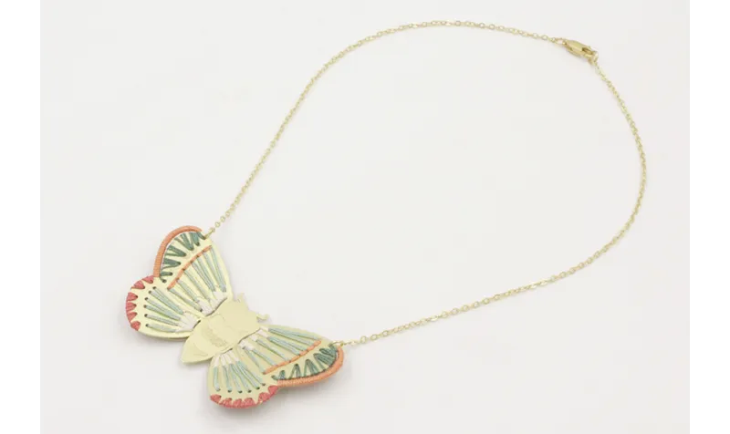 Colgante de cadena eslabón oro mate con mariposa c