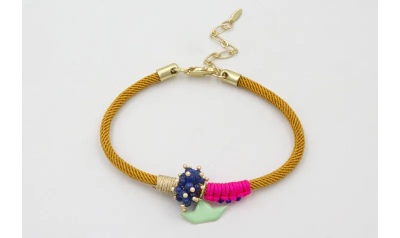 Pulsera cordón retorcido mostaza con nudo hilo fuc