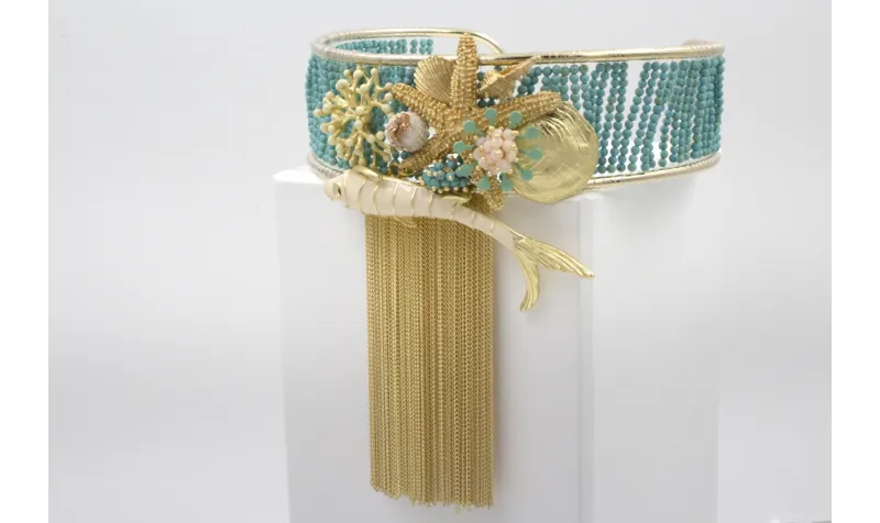 Choker doble aro dorad cosidas bolas turquesas con