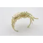 Brazalete coral dorado mate con pez esmlatado crem