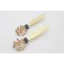 Pendientes hoja alargada dorada mate con bola cora