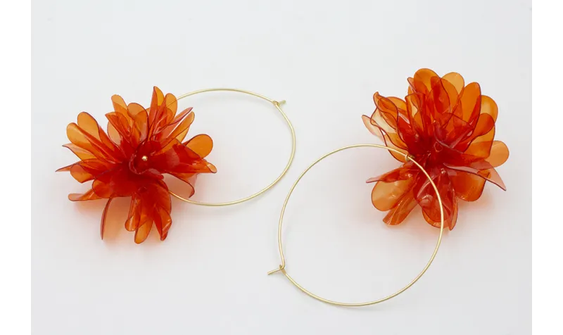 Pendientes aro grande dorado mate con flor lenteju