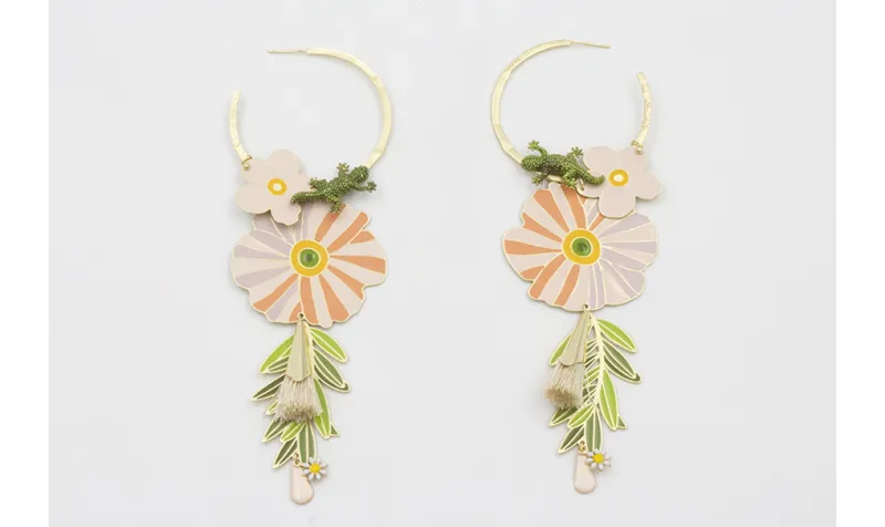 Pendientes aro labrado dorado mate con lagarto ver