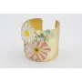 Brazalete con piezas esmaltadas, flor grande plana