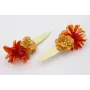 Pendientes hoja alargada dorada mate con flor sobr