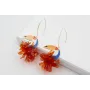 Pendientes V oro mate con tucan esmaltado en blanc