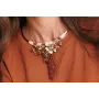 Collar lámina dorada mate forrado de perlas con fl