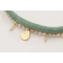 Pulsera de seda rellena verde con perlas cosidas c