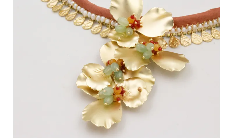 Collar lámina plana de seda rellena color cobrizo 