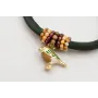 Pulsera de seda rellena color verde oscuro con ari