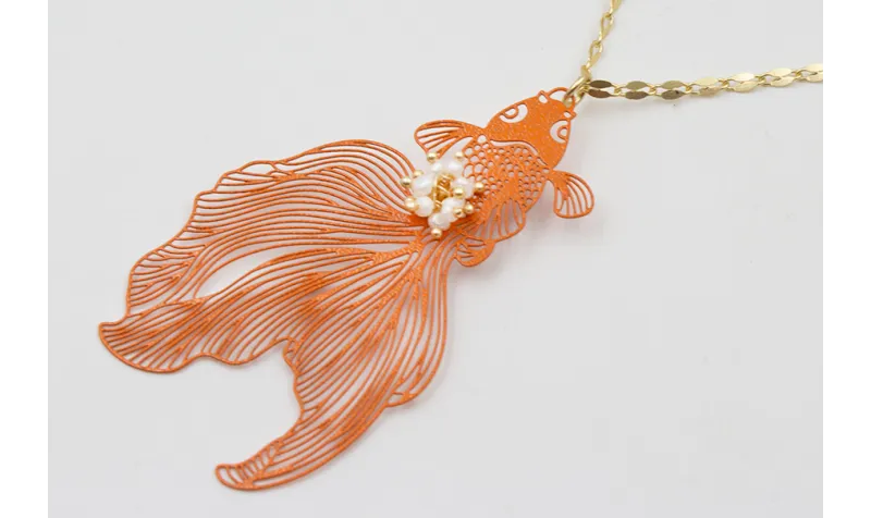 Collar cadena eslabón ovalado dorado mate con colg